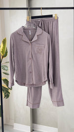 بيجامة نسائي عصري