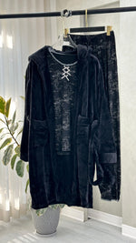 بيجامة نسائي مموهة داخلياً