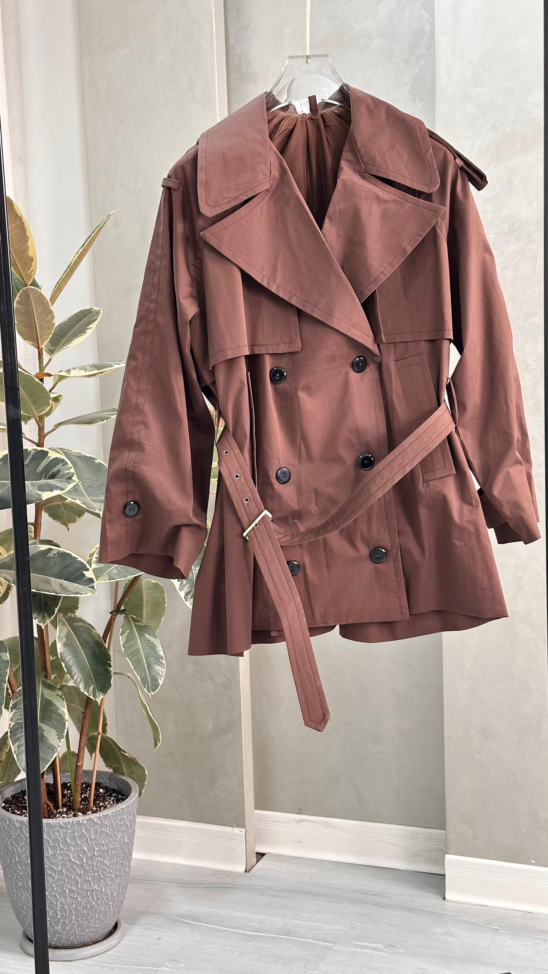 معطف قصير نسائي