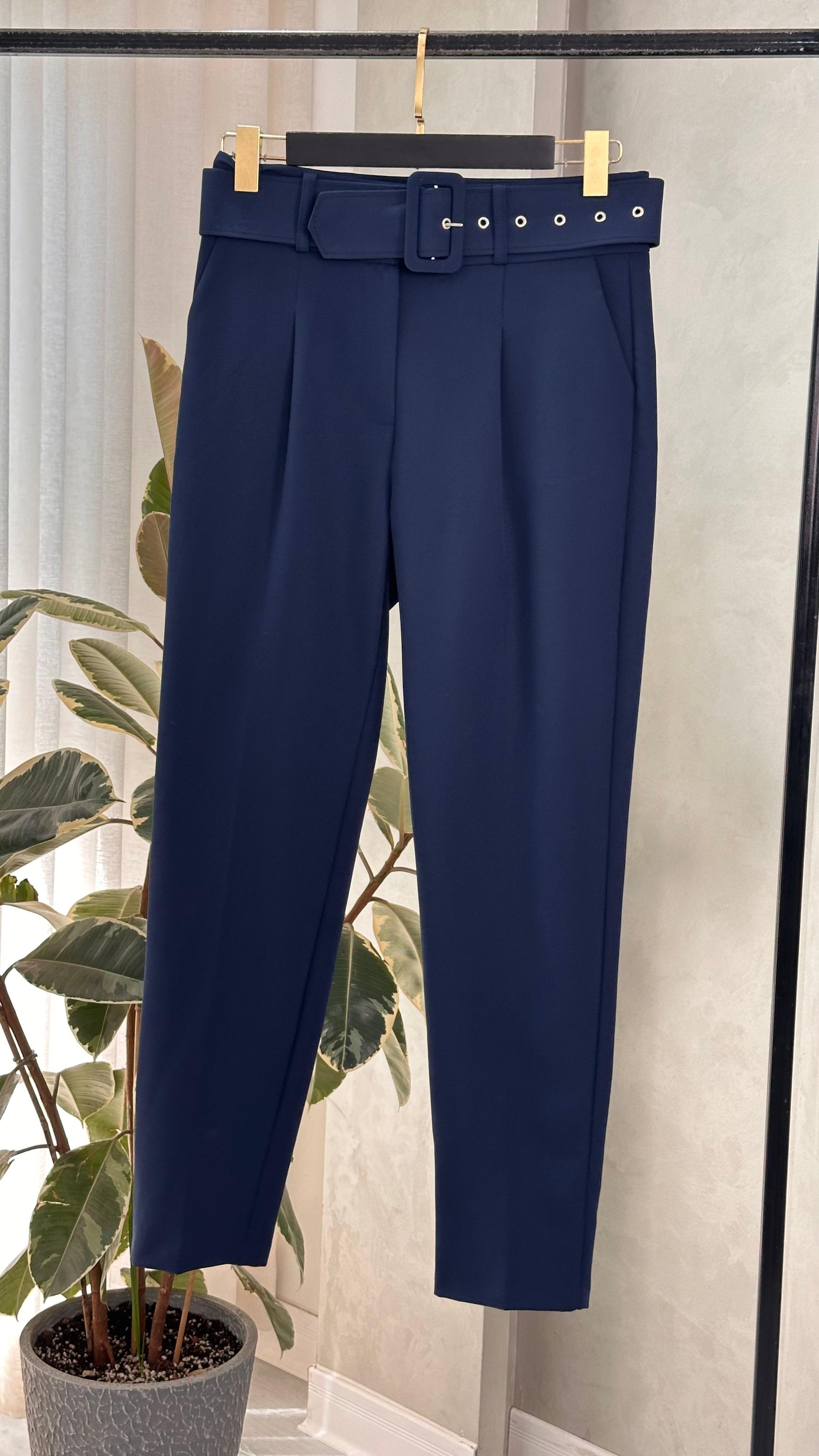 بنطلون نسائي