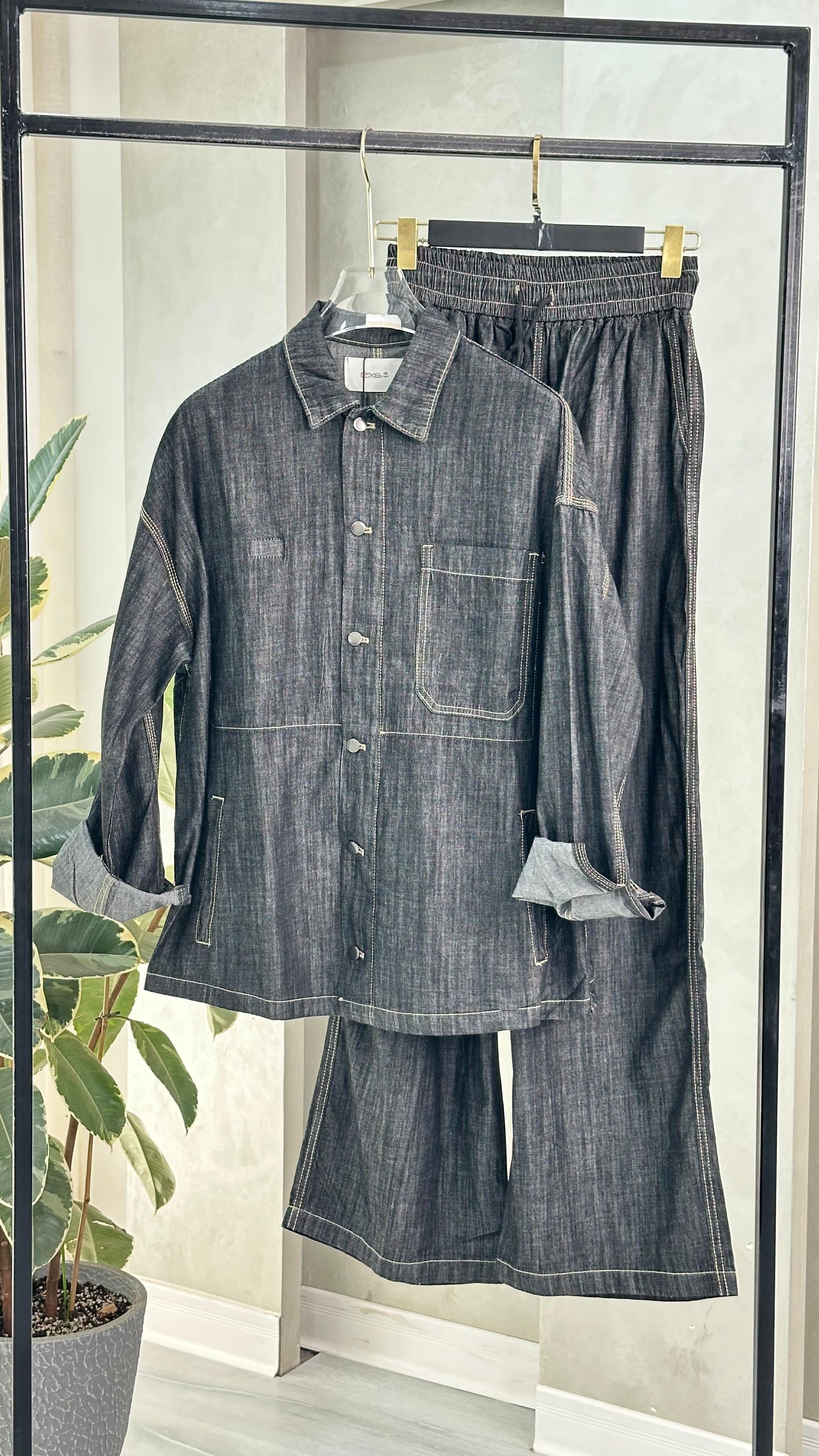 بدلة جينز نسائي