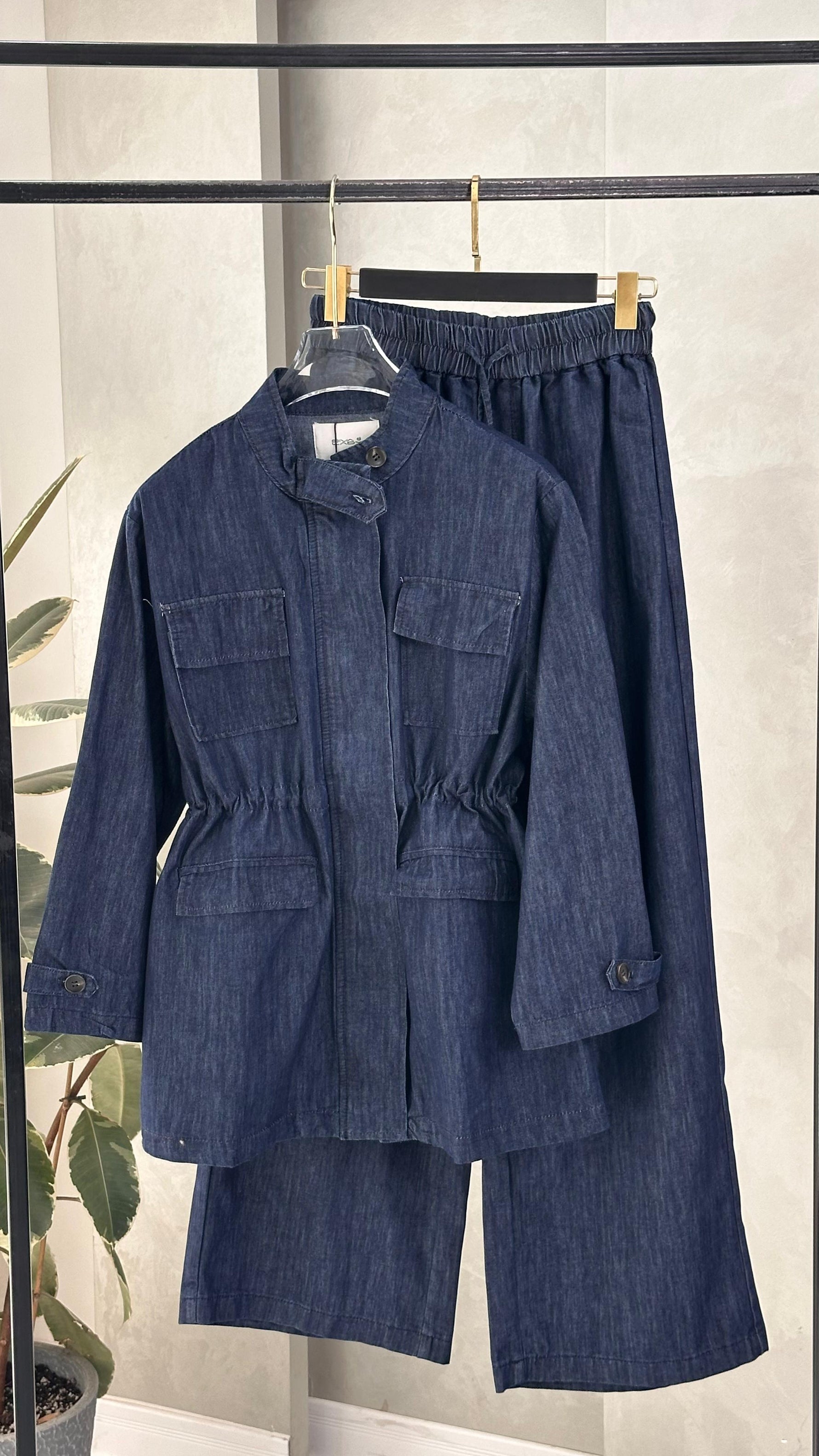 بدلة جينز نسائي مع جيب