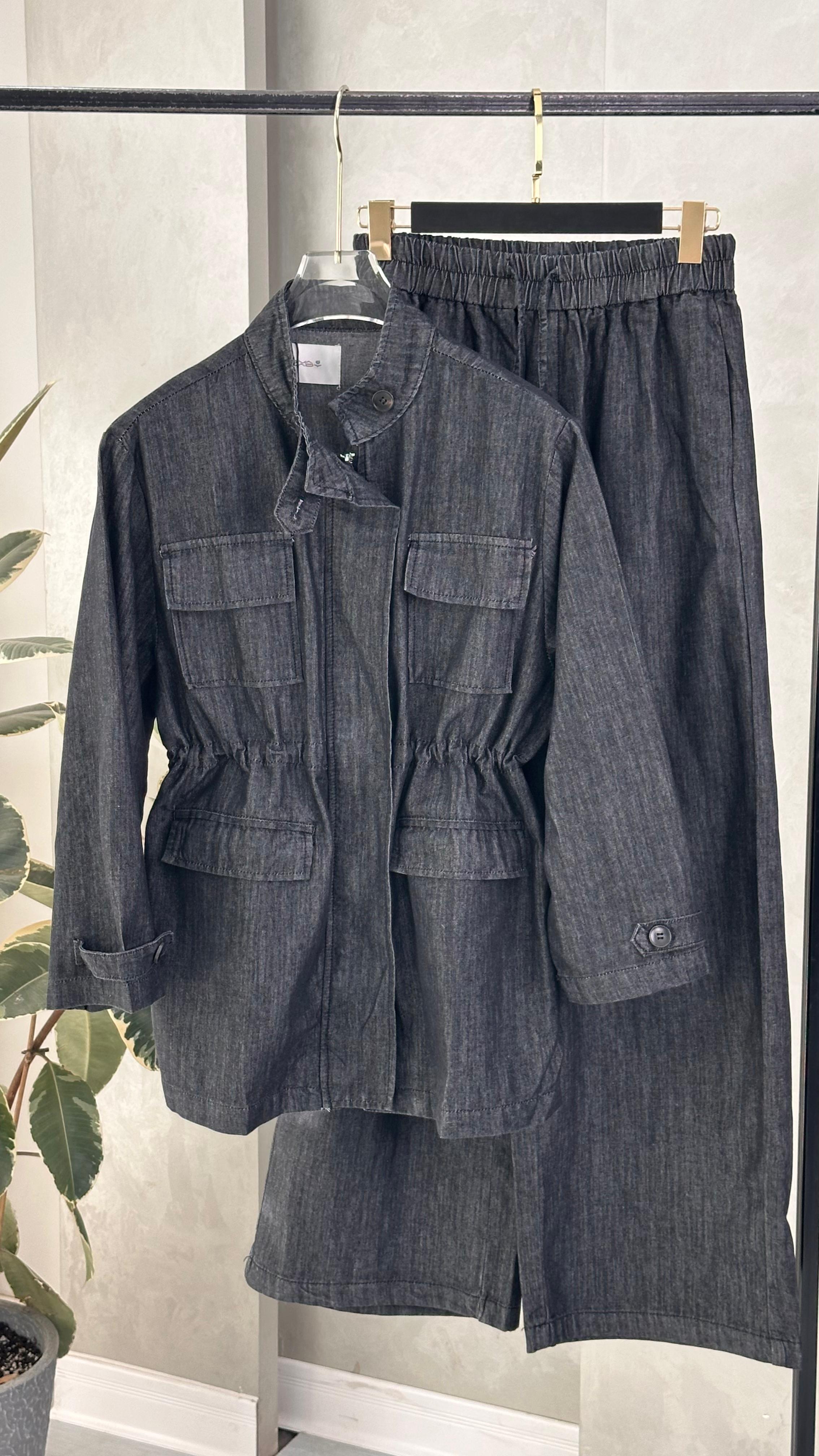 بدلة جينز نسائي