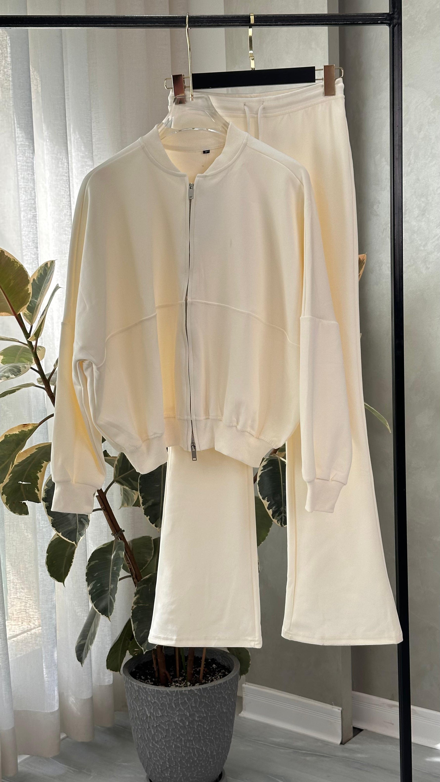 بدلة نسائية كاجوال