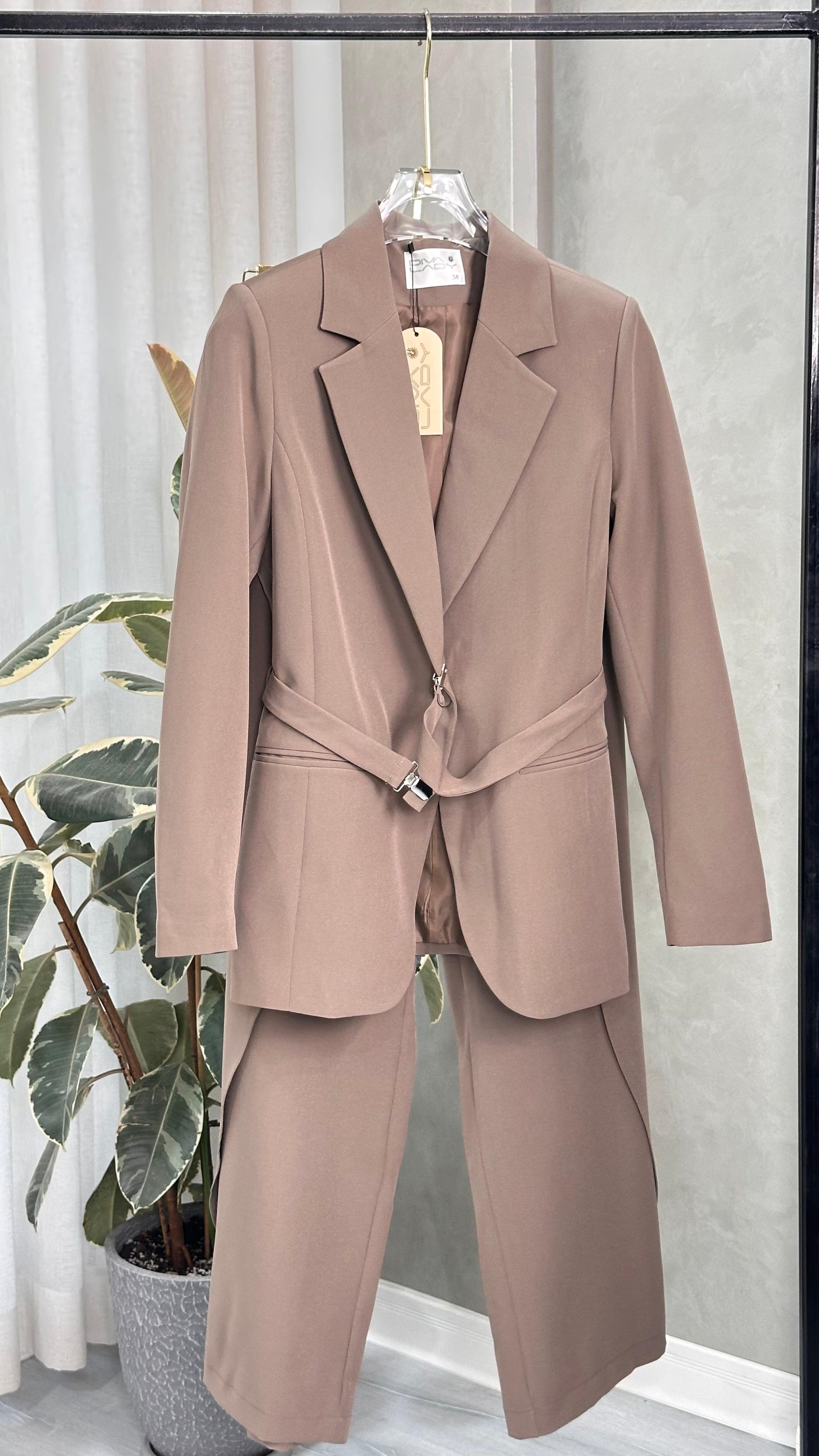 بدلة رسمي حزام