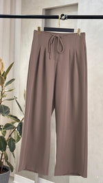 بنطلون نسائي واسع بكسرة