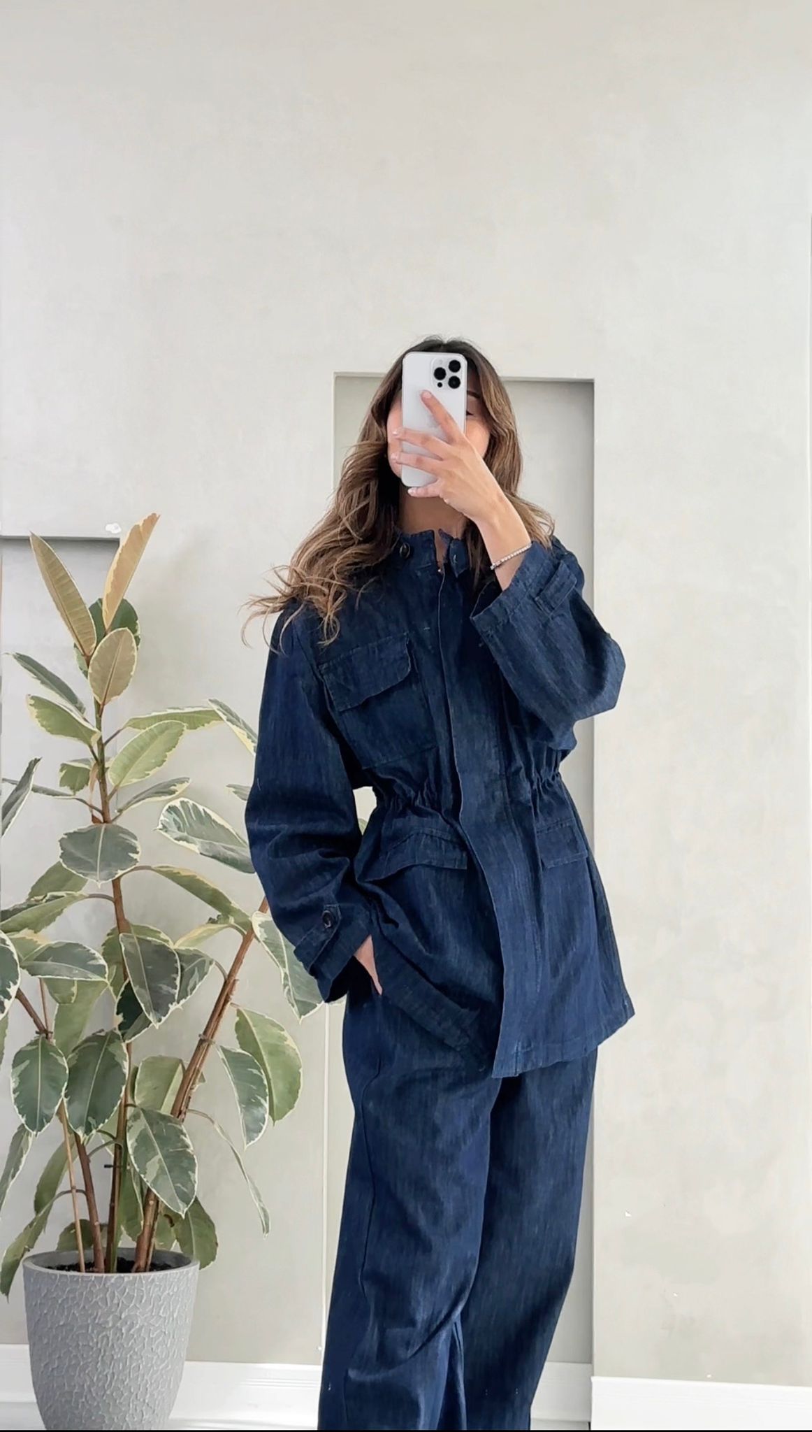 بدلة جينز نسائي مع جيب