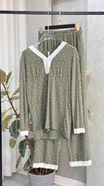 بيجامة نسائي بقبة واكمام مميزة