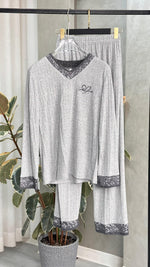 بيجامة نسائي باطراف ذو سوار