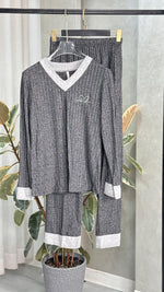 بيجامة نسائي باطراف ذو سوار