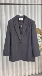 جاكيت نسائي بقبة عريضة