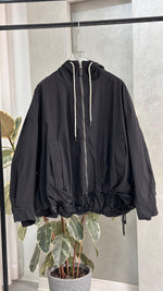 جاكيت نسائي عريض