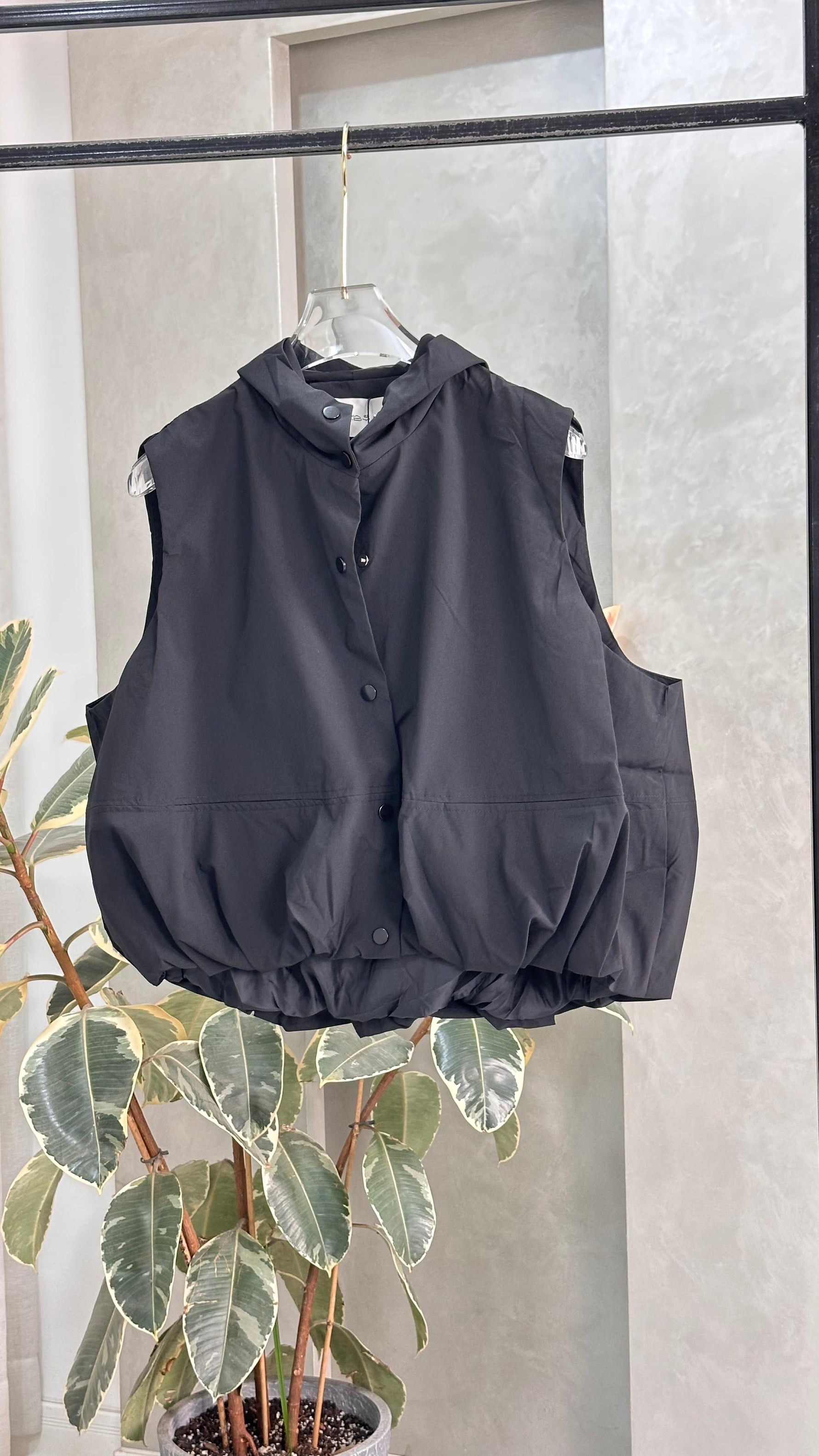 جاكيت نسائي قصير