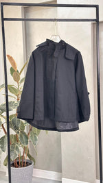 جاكيت نسائي عريض