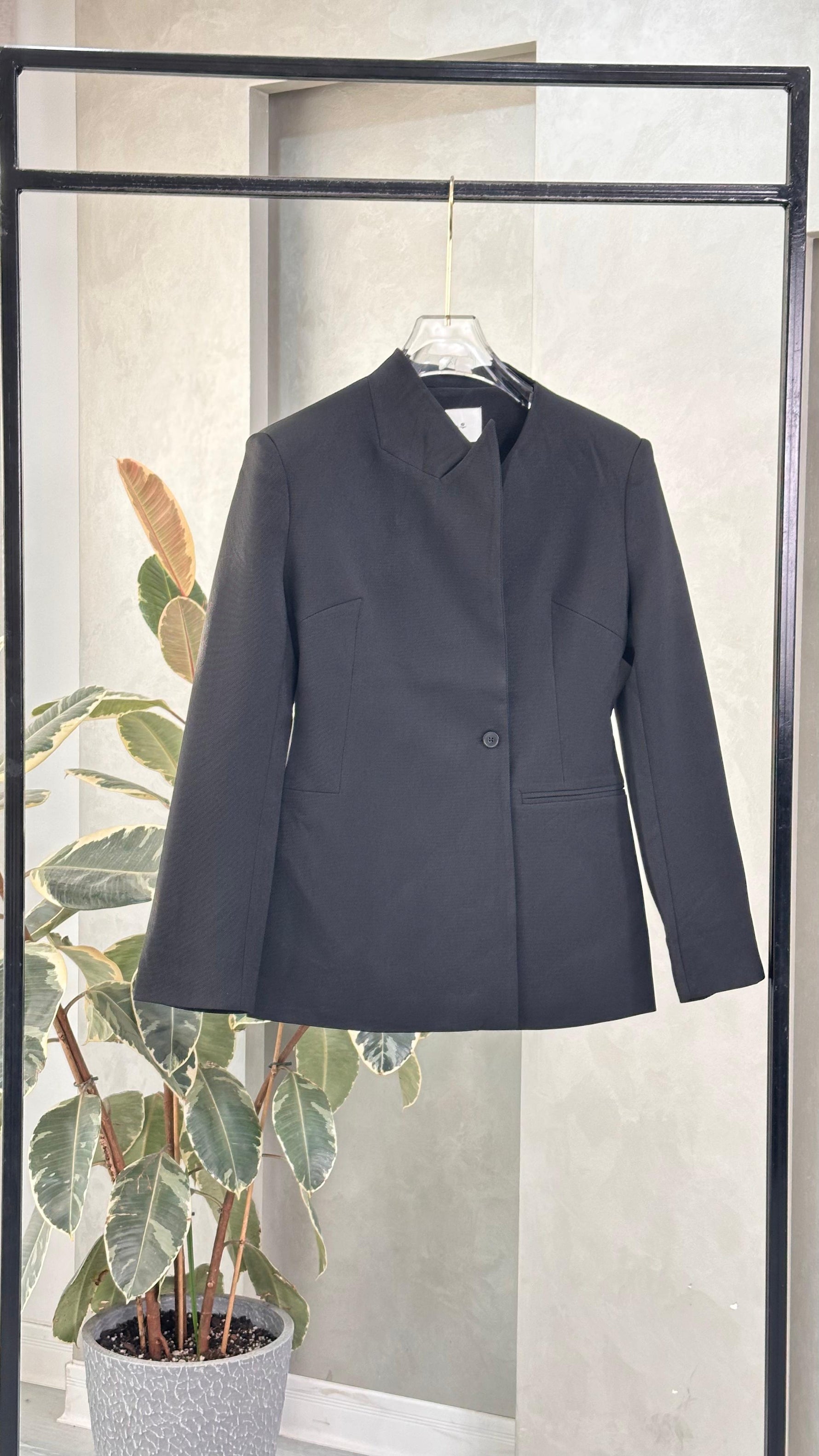 جاكيت نسائي كاسيكي ديق