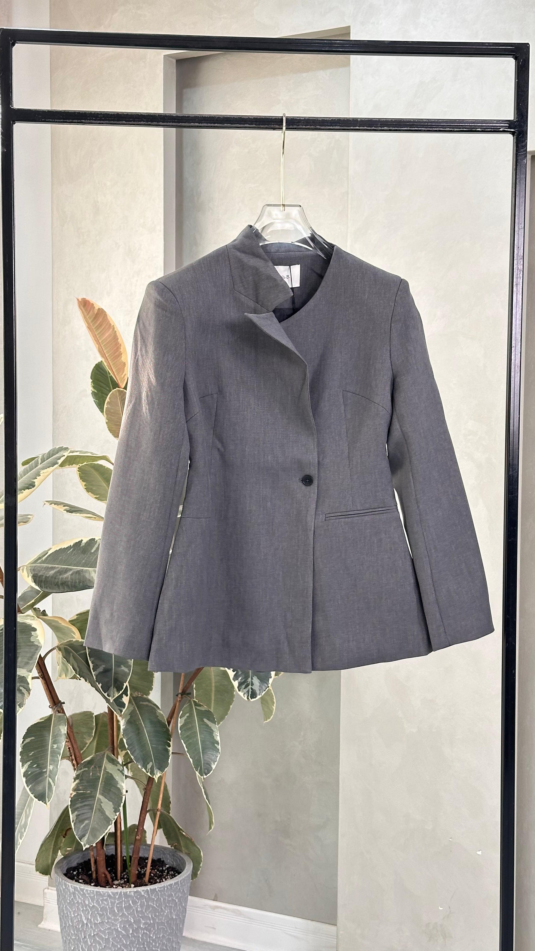 جاكيت نسائي كاسيكي ديق