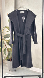 معطف نسائي طويل