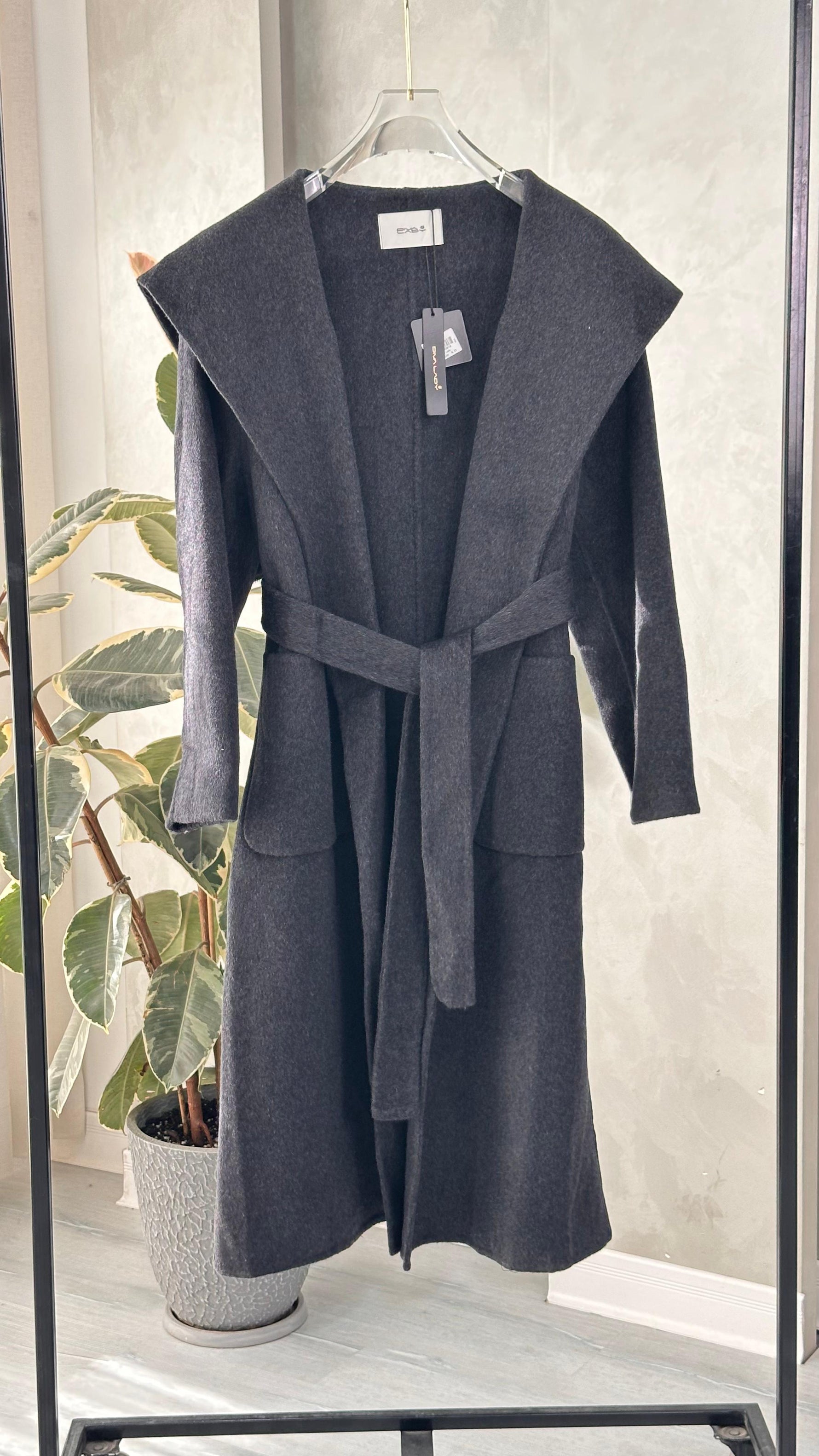 معطف نسائي طويل