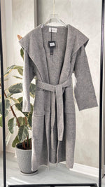 معطف نسائي طويل