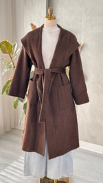 معطف نسائي طويل