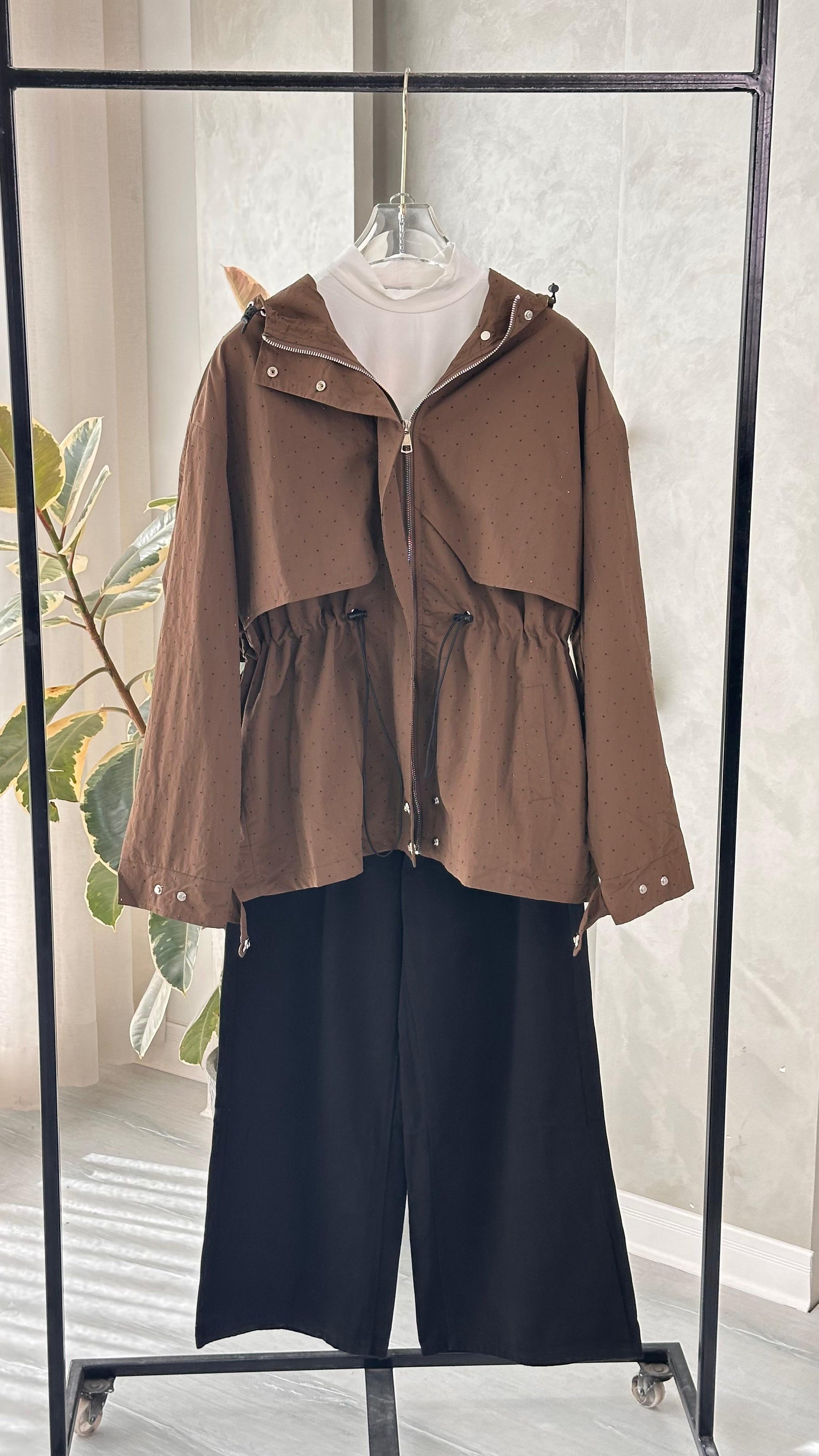 جاكيت نسائي برفاف على الصدر