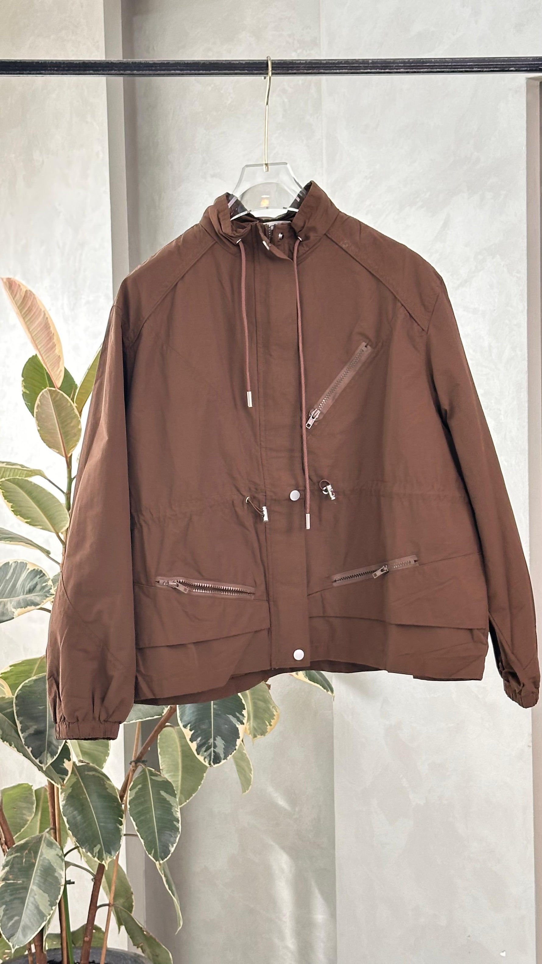 جاكيت نسائي مع رباط على سترة الرأس