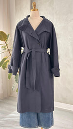 جاكيت نسائي طويل بياقة