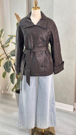 جاكيت نسائي جلد