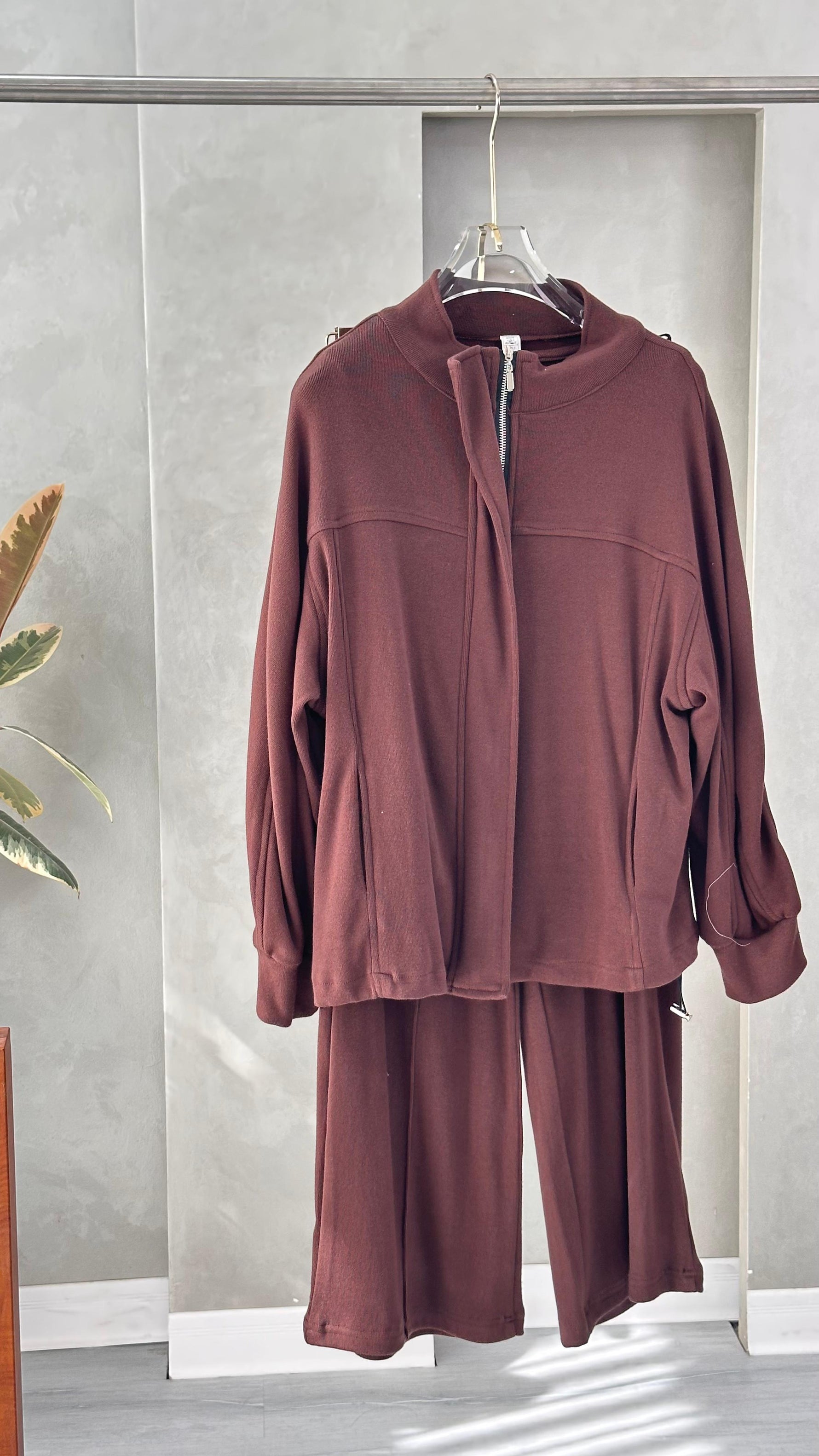 بدلة نسائي رياضية