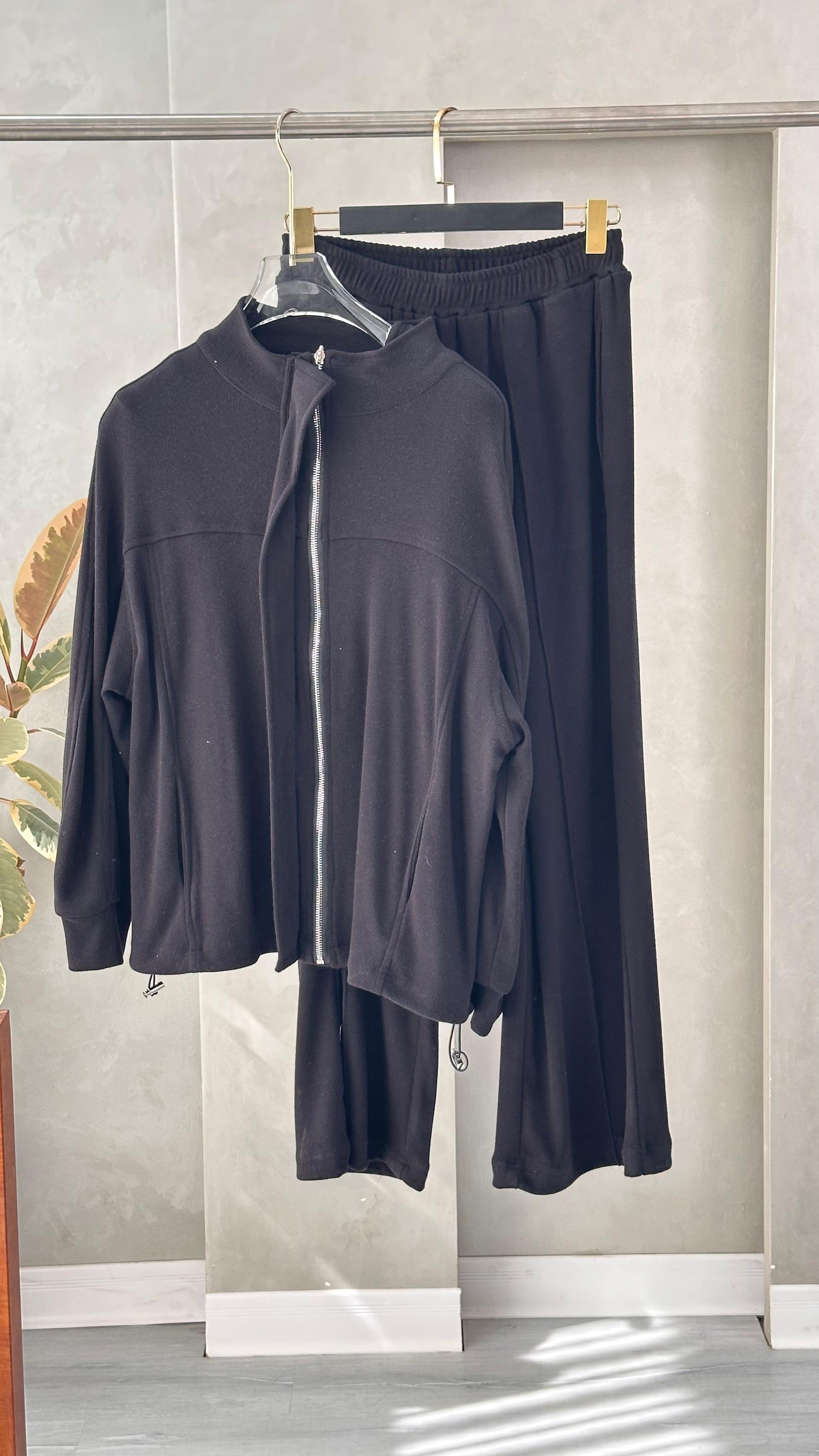 بدلة نسائي رياضية