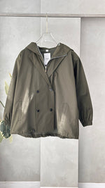 جاكيت نسائي مع قلنسوة