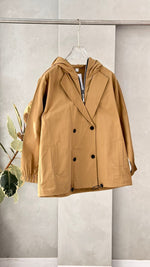 جاكيت نسائي مع قلنسوة