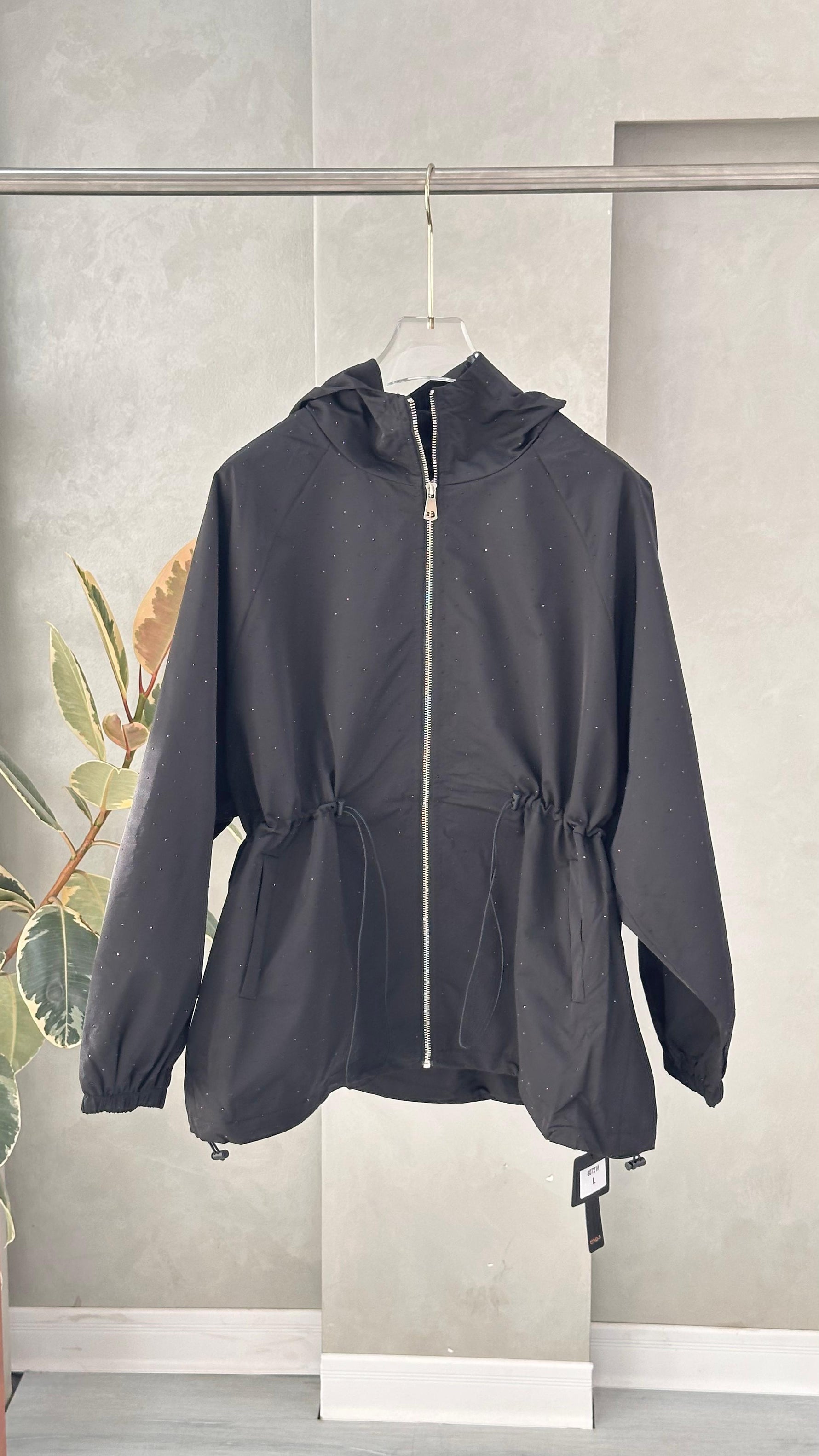 جاكيت نسائي بسحام امامي كامل