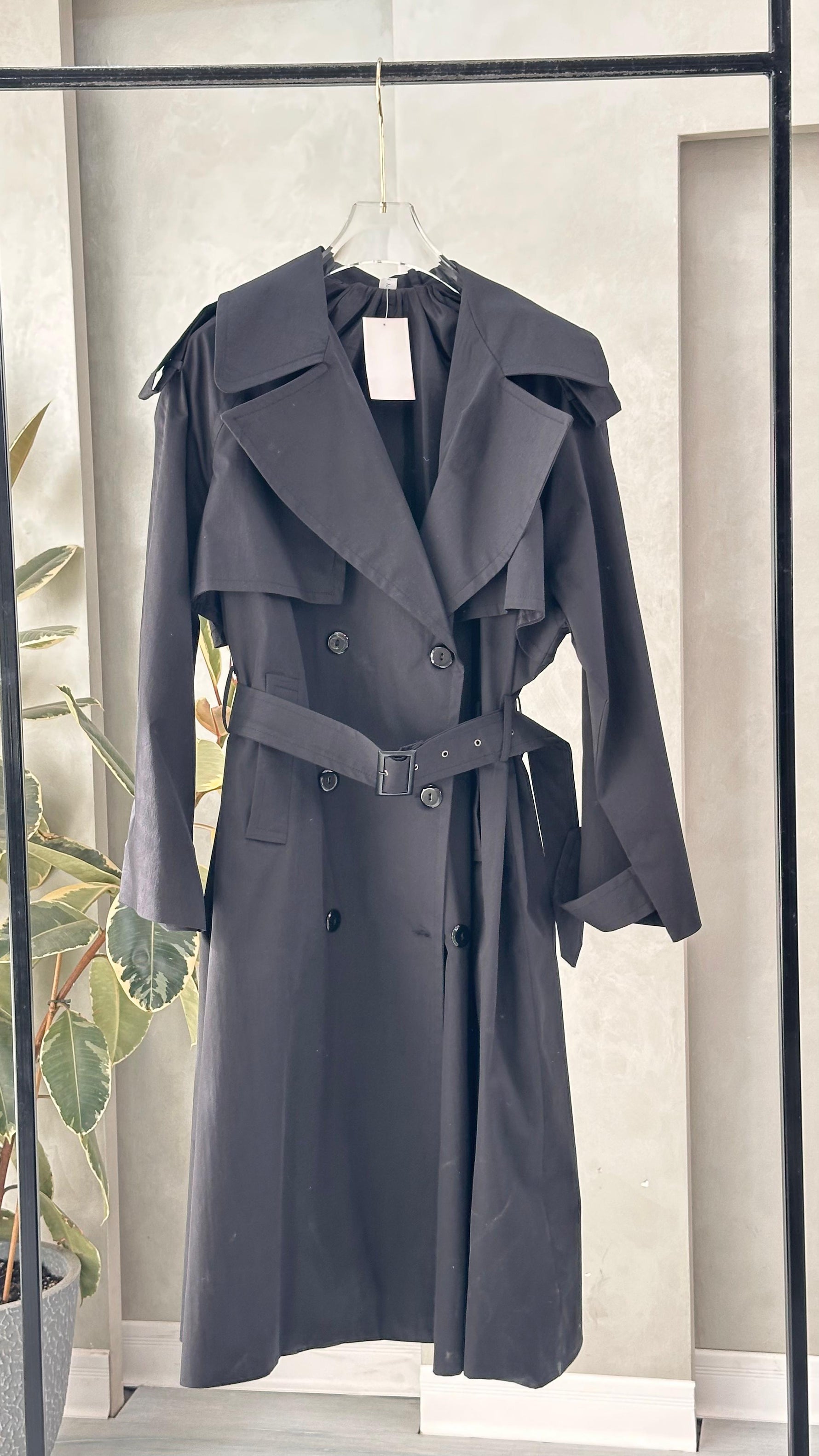 جاكيت نسائي مع صفين ازرار