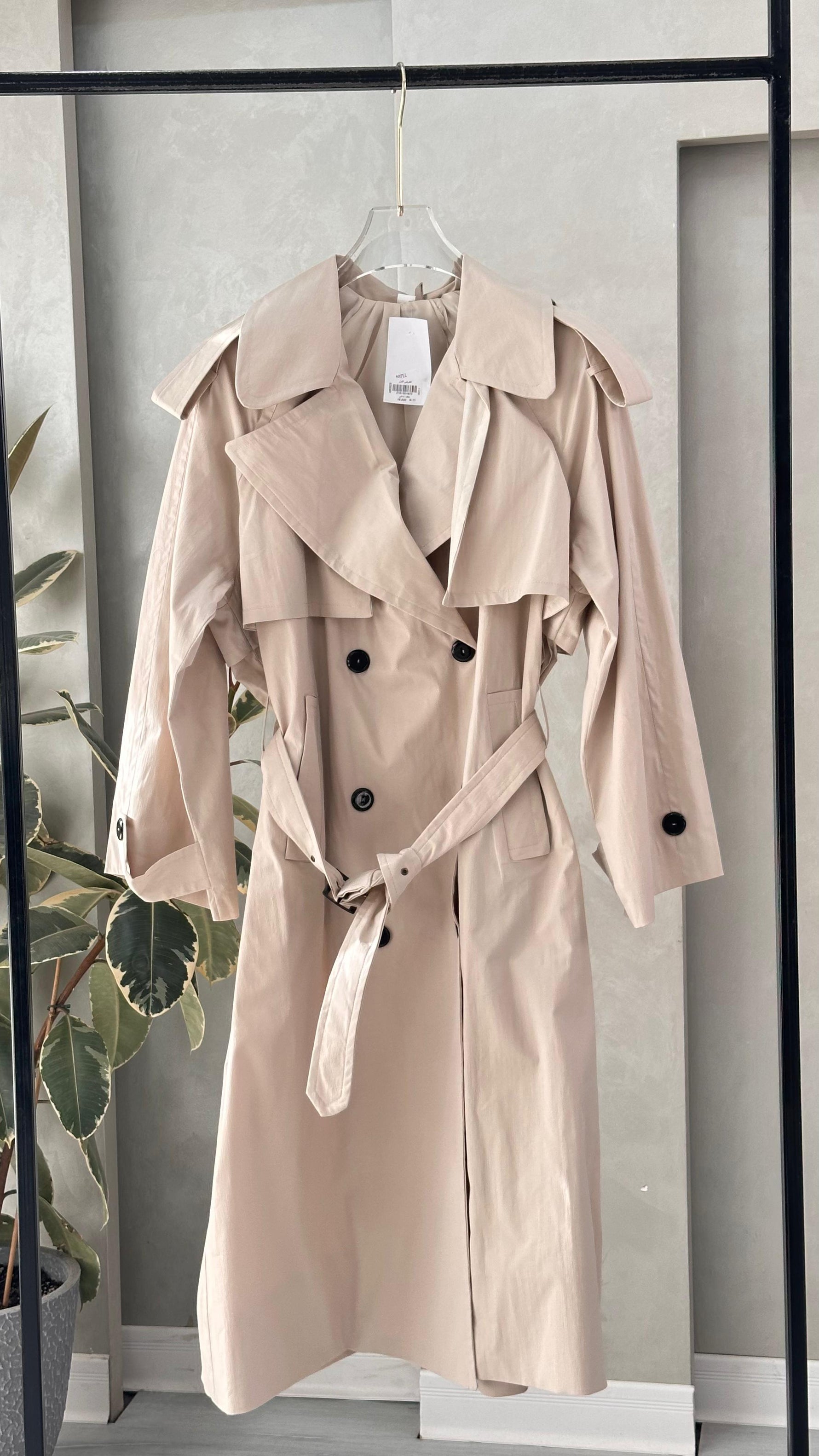 جاكيت نسائي مع صفين ازرار