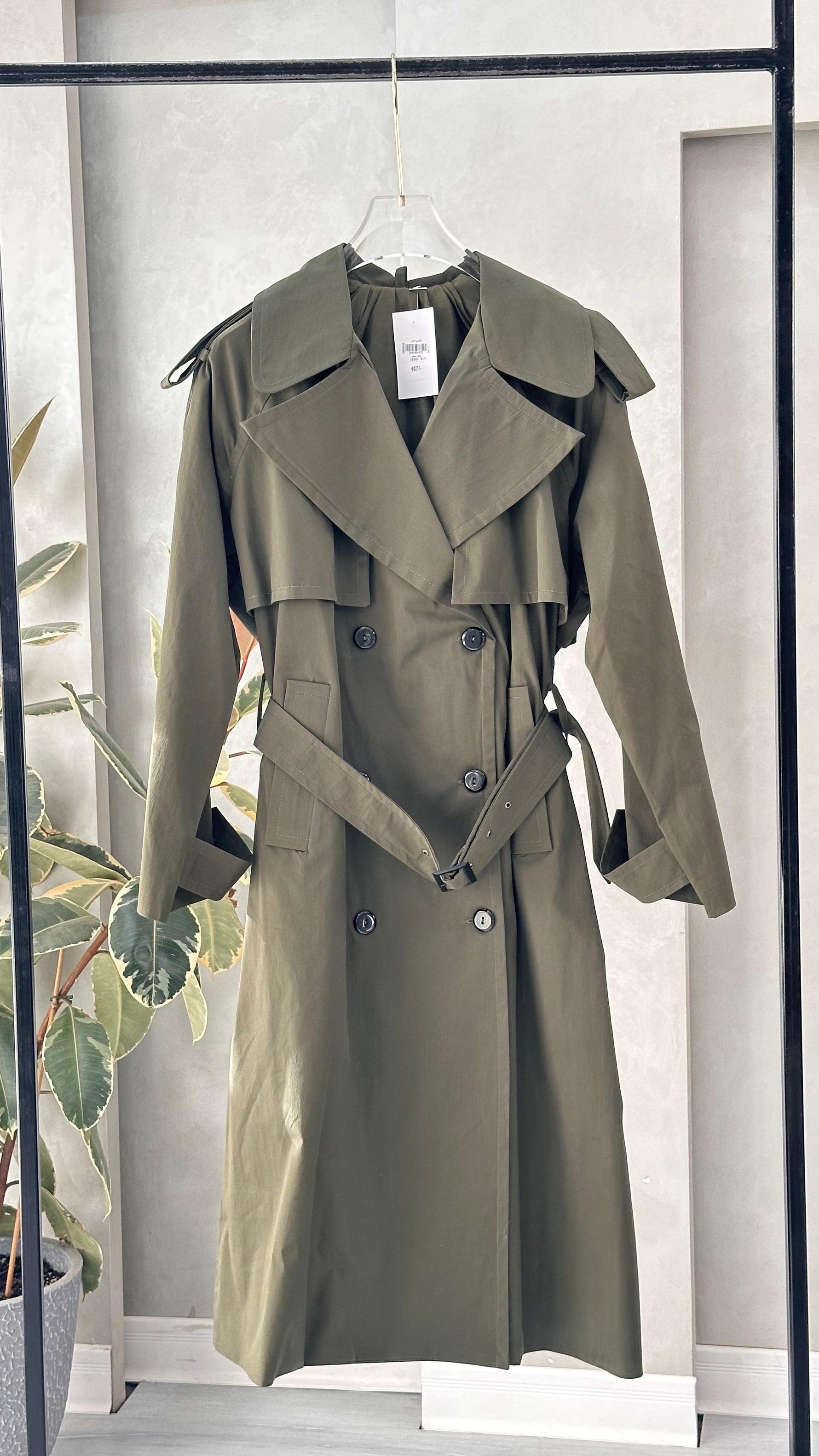 جاكيت نسائي مع صفين ازرار