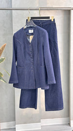 بدلة جينز بقصة حديثة