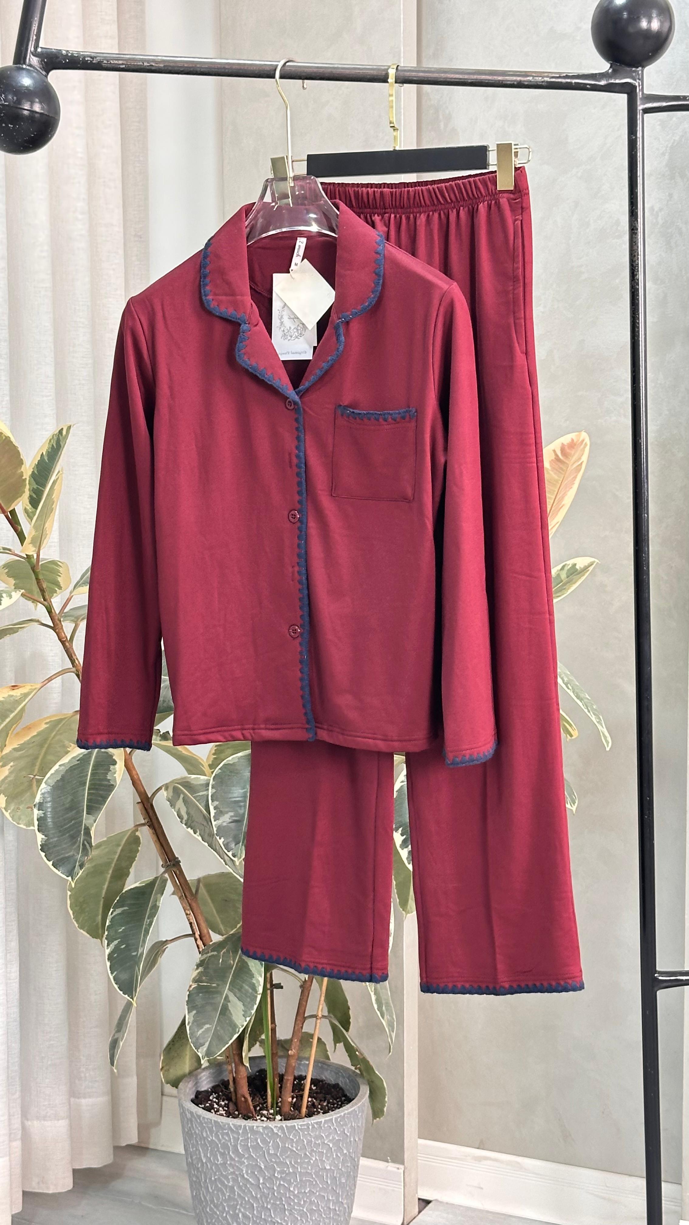 بيجامة نسائي