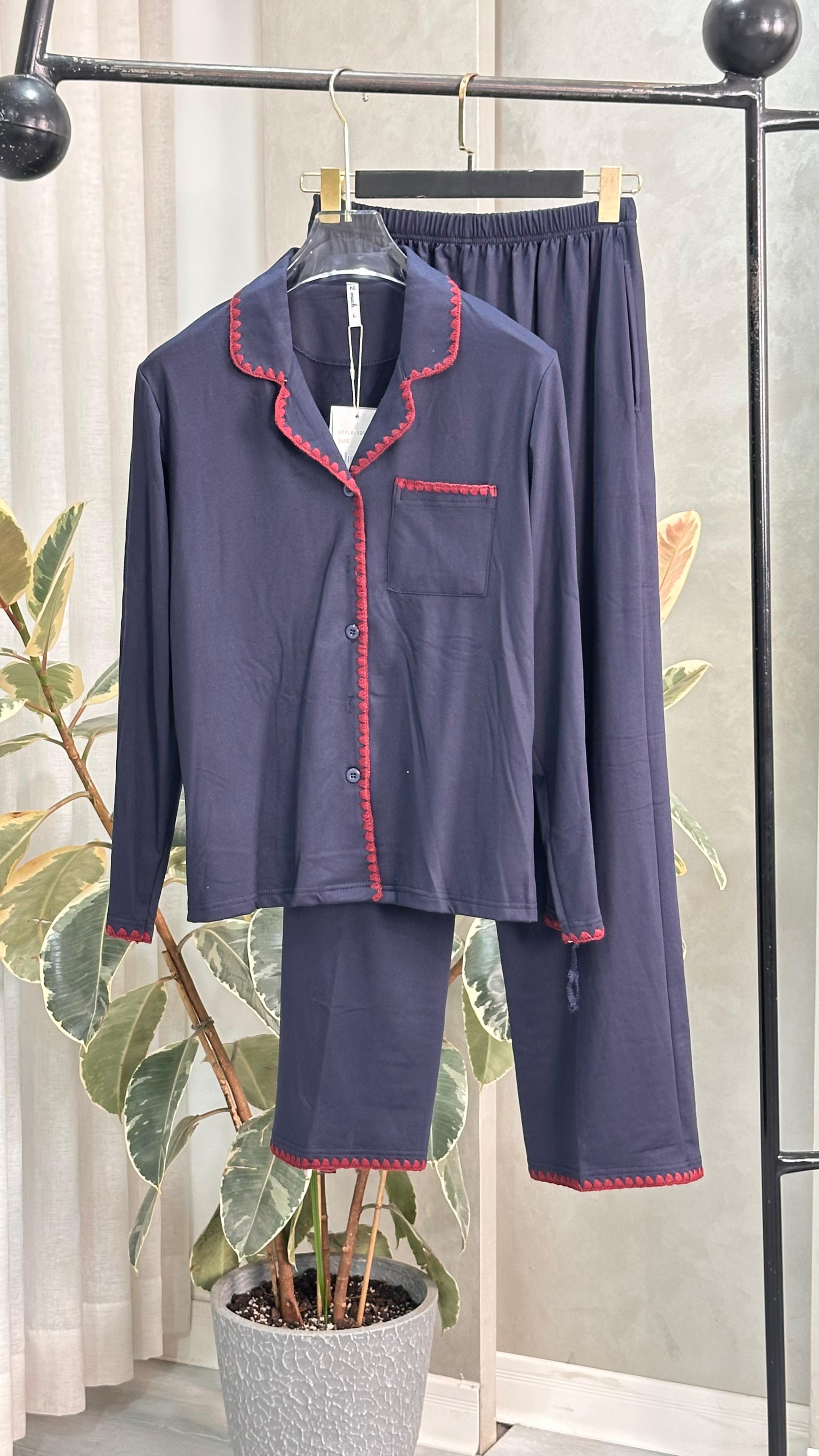 بيجامة نسائي