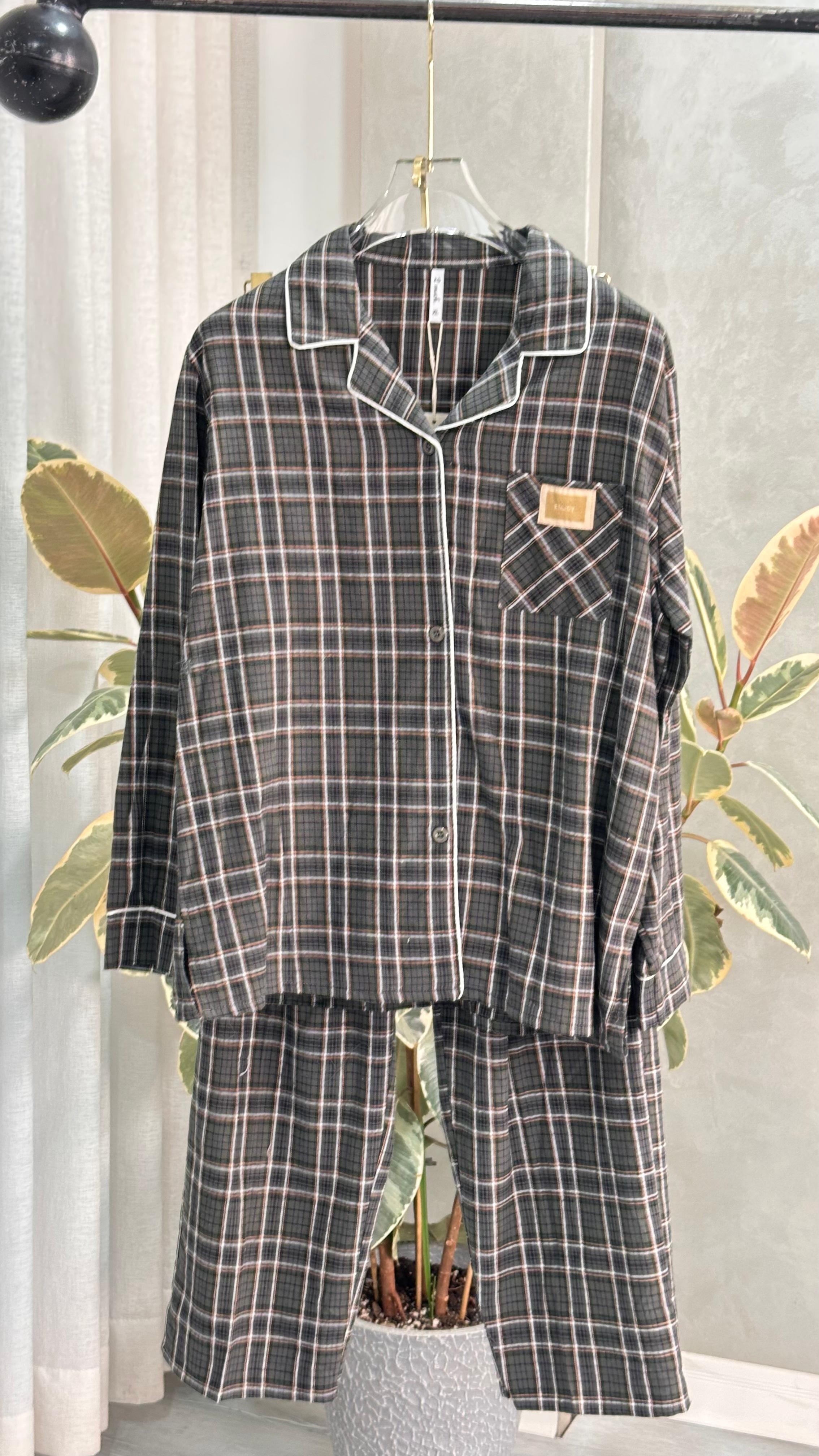 بيجامة نسائي