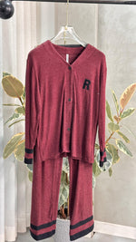 بيجامة نسائي مع تطريز