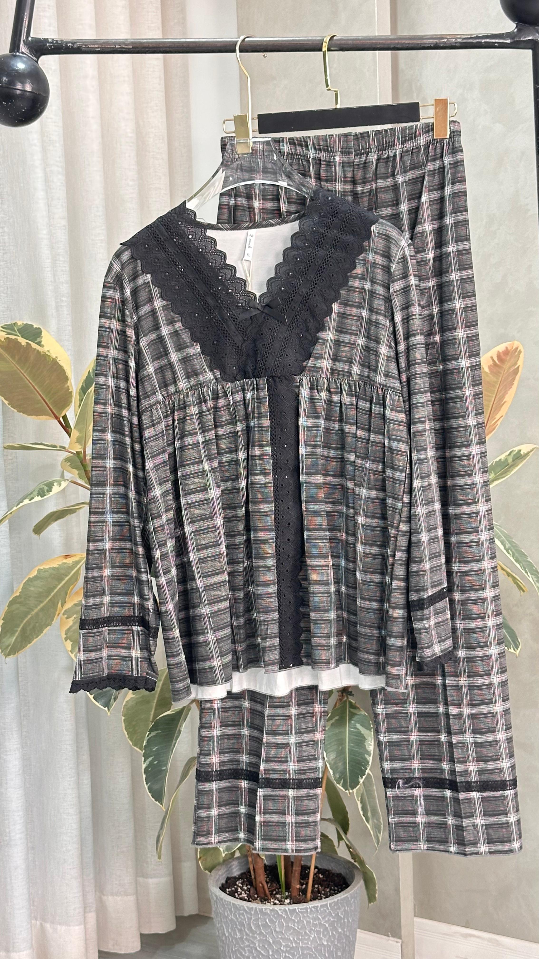 بيجامة نسائي