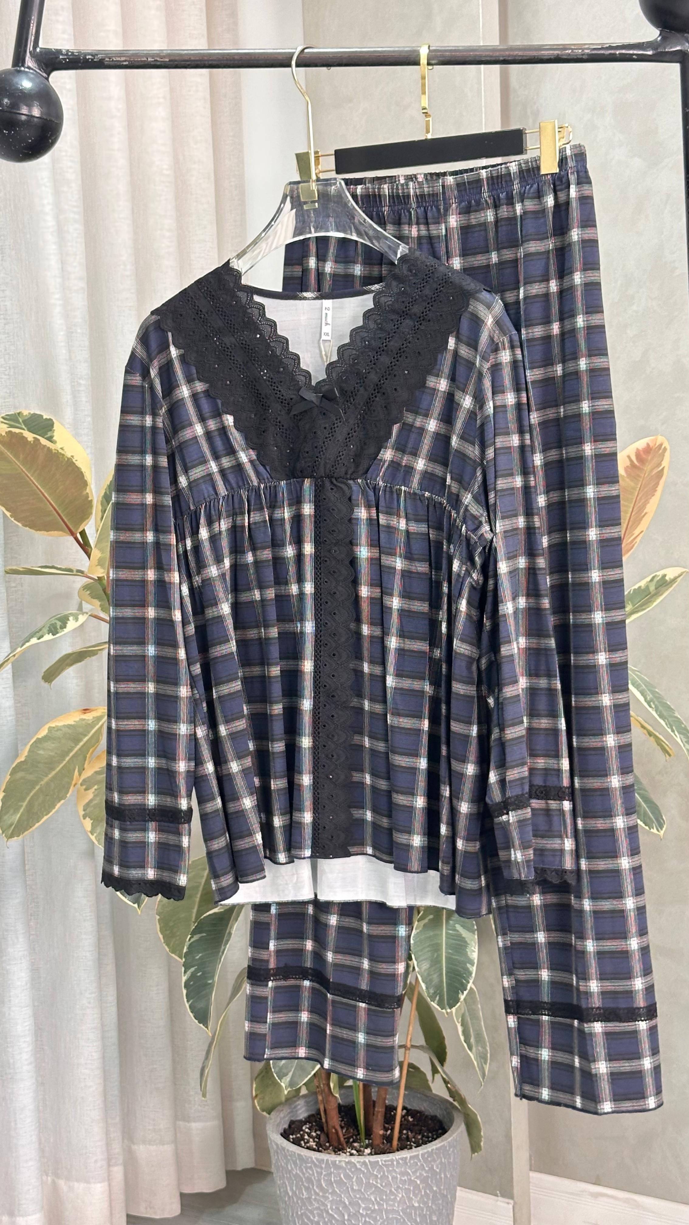 بيجامة نسائي