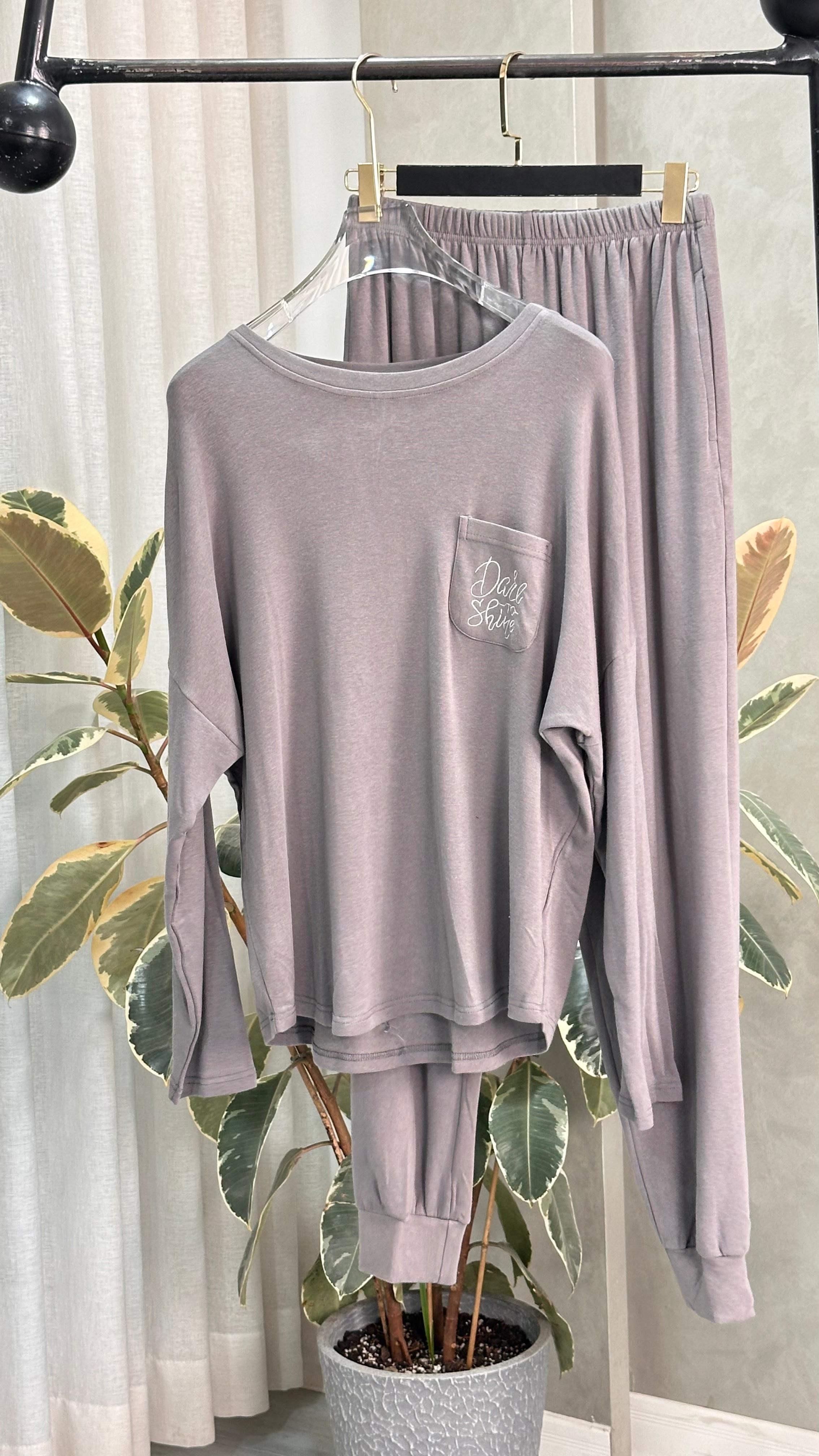 بيجامة نسائي