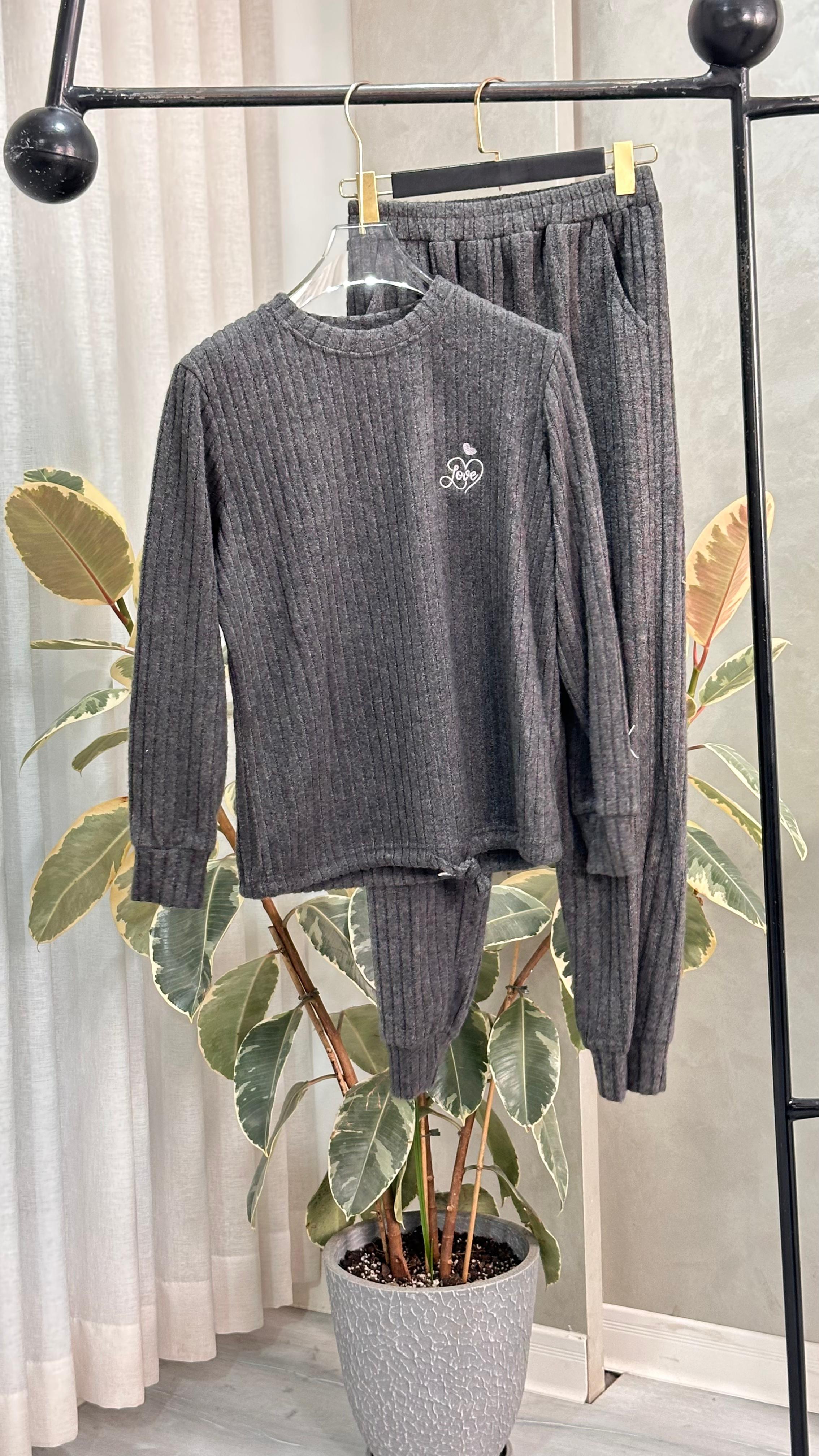 بيجامة نسائي