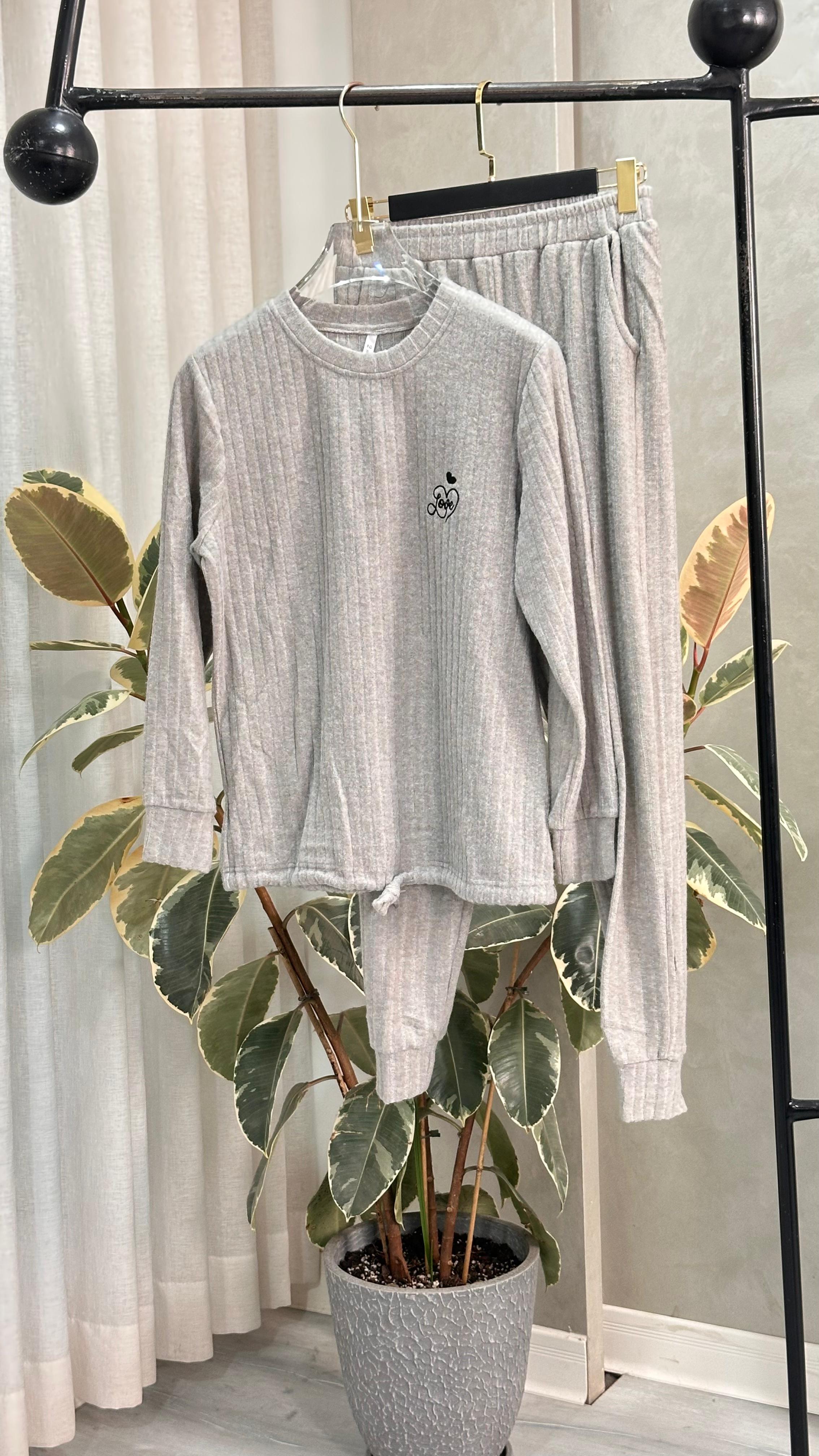 بيجامة نسائي