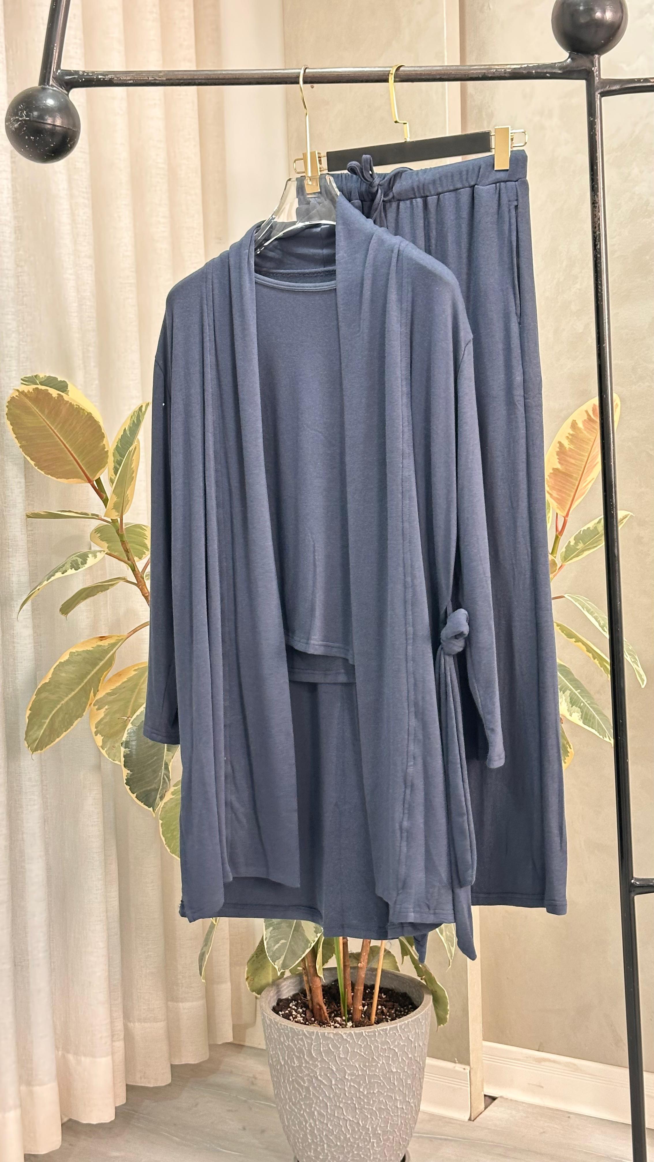 بيجامة نسائي