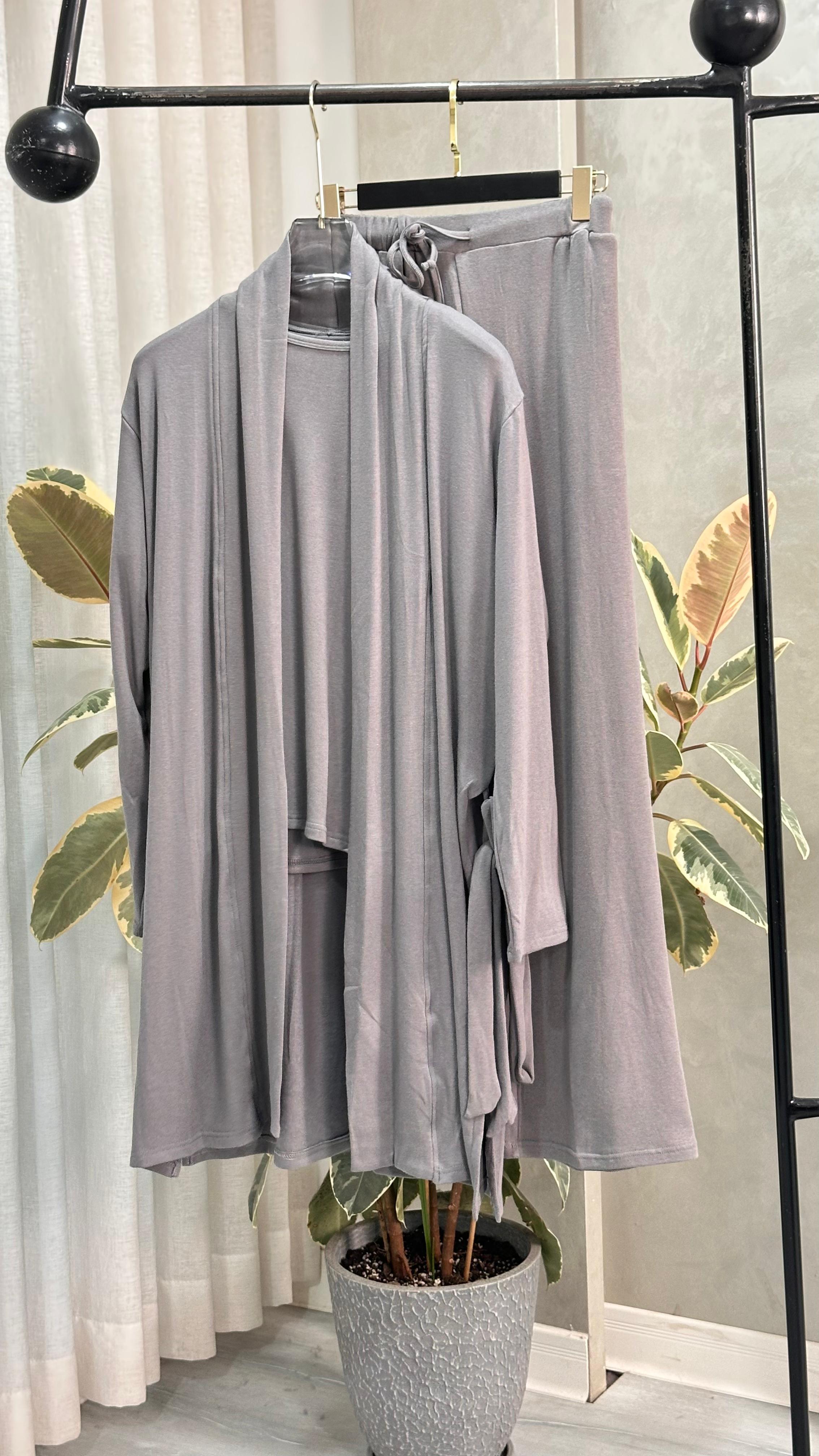 بيجامة نسائي