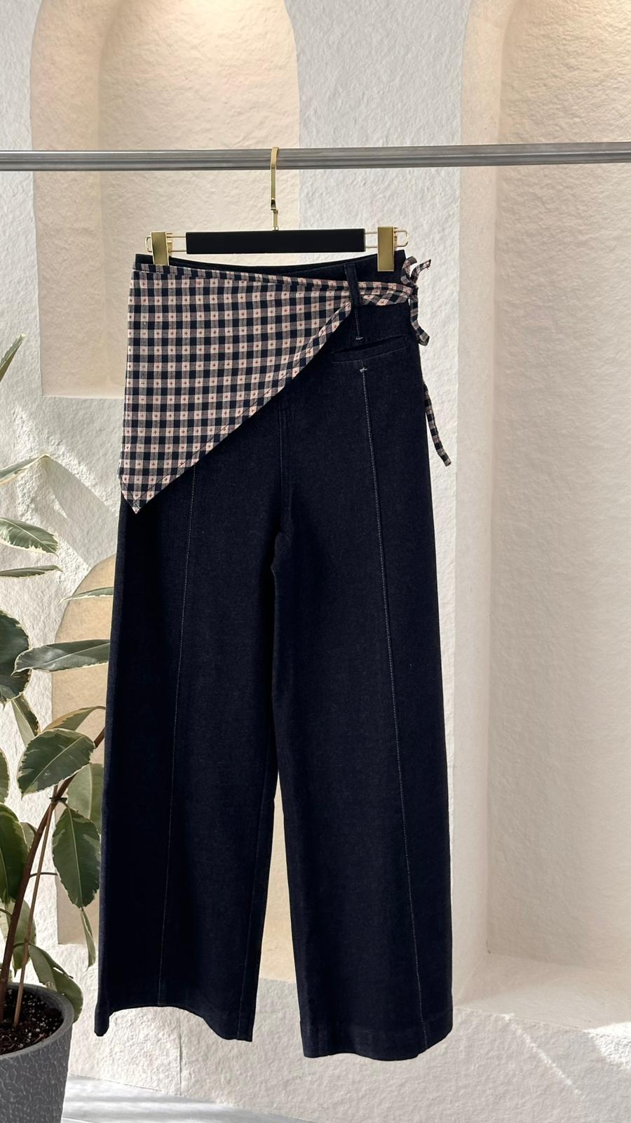 بنطلون جينز نسائي