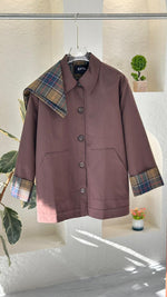 جاكيت نسائي باضافات من الكم والكتف